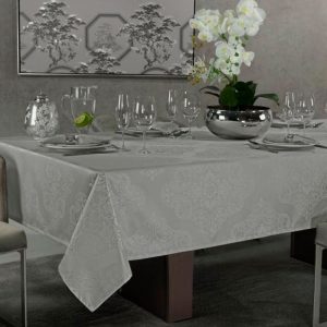 Toalha de Mesa Natal com Bordado Richelieu Quadrada