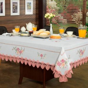 Toalha de Mesa com Bordado Richelieu Quadrada 8 Lugares